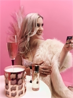 2. Boutique érotique, Huile de massage sensuelle Fraise et Champagne par High On Love