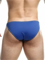 6. Boutique érotique, Bikini Toucan de MOB